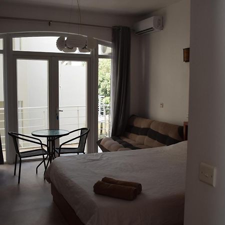 Ocean Drive Studio - Opposite The Beach กรองด์เบย์ ภายนอก รูปภาพ