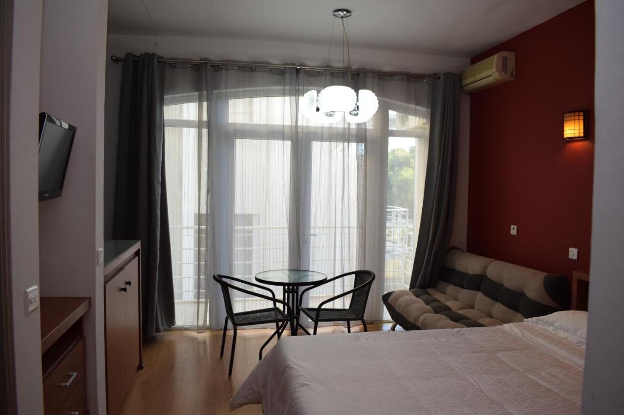 Ocean Drive Studio - Opposite The Beach กรองด์เบย์ ภายนอก รูปภาพ