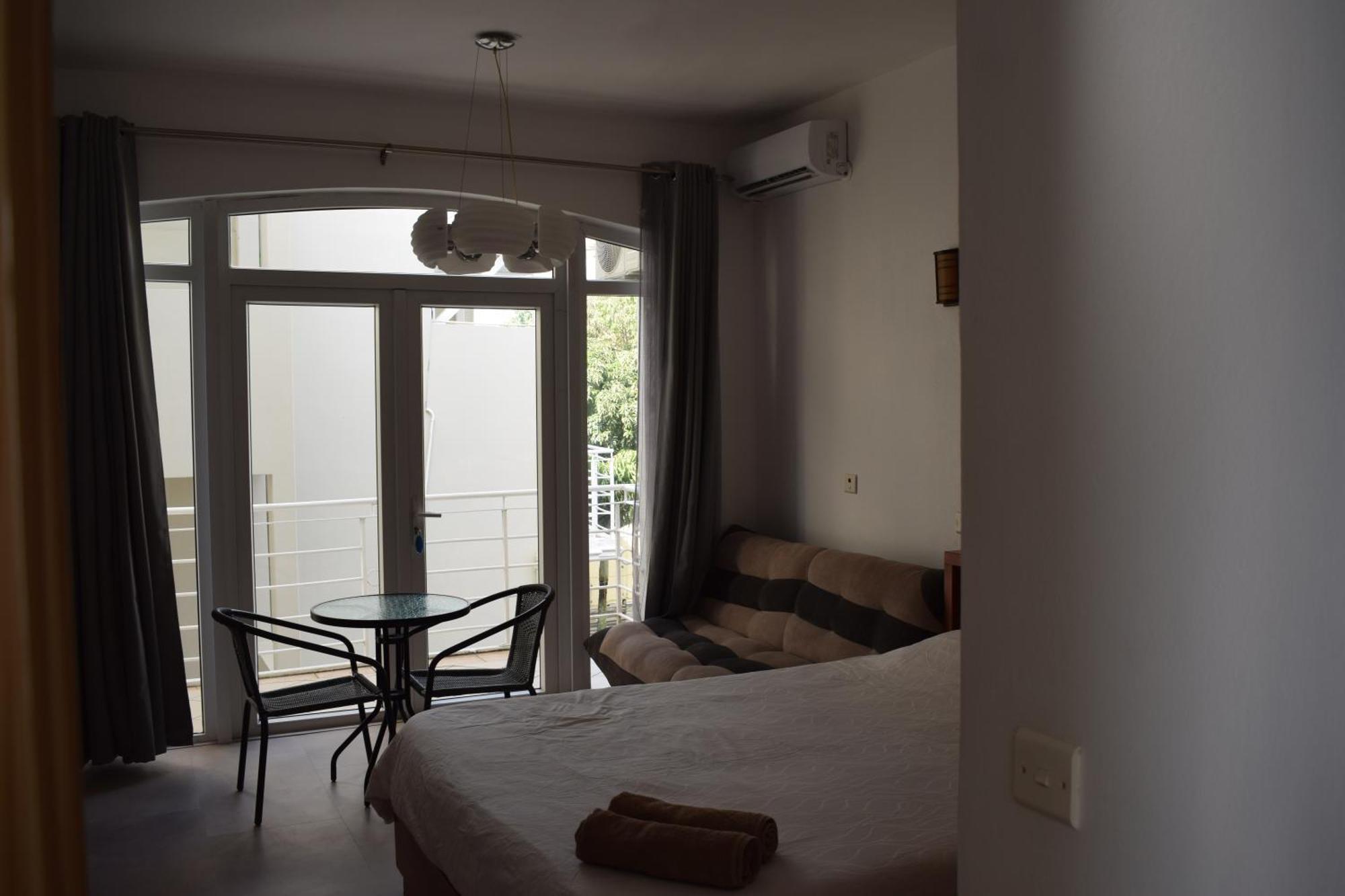 Ocean Drive Studio - Opposite The Beach กรองด์เบย์ ภายนอก รูปภาพ